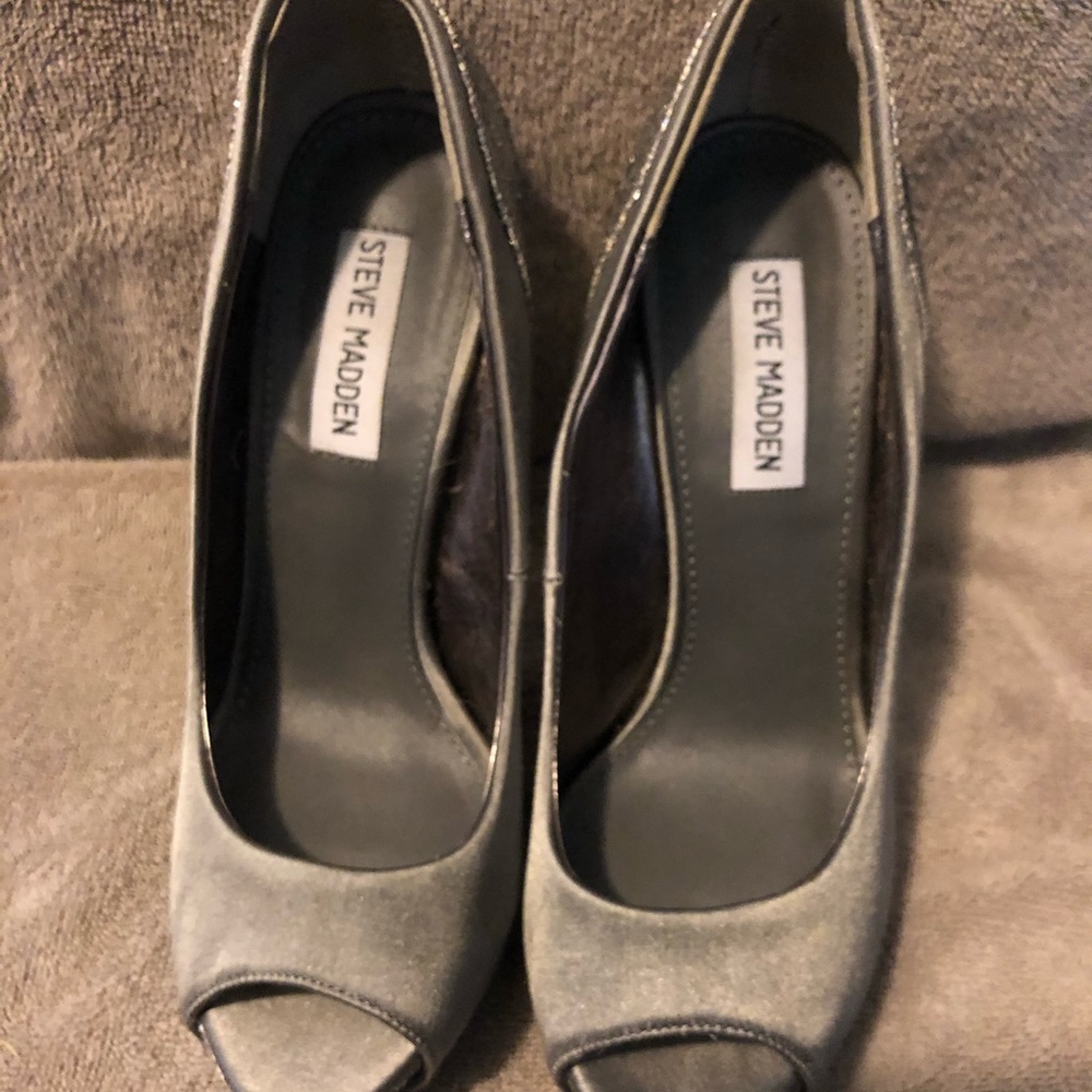 Steve Madden Satin Open Toe & Sequence Heel Sz 8